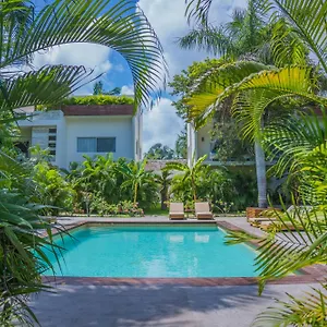 Xscapetulum **** טולום