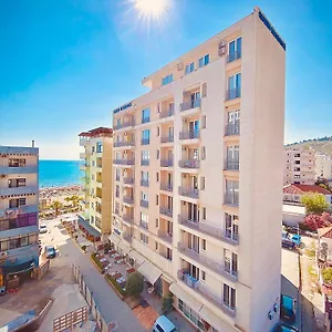 Queen Aparthotel Shëngjin